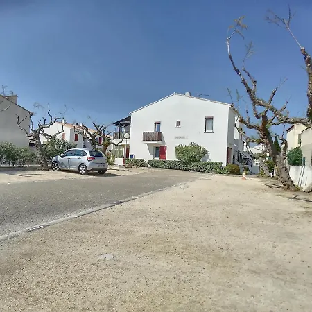 Apartment Studio Pour 4 Avec Cour Privee, Parking Et Proche Plage Et Commerces - Fr-1-475-49 *